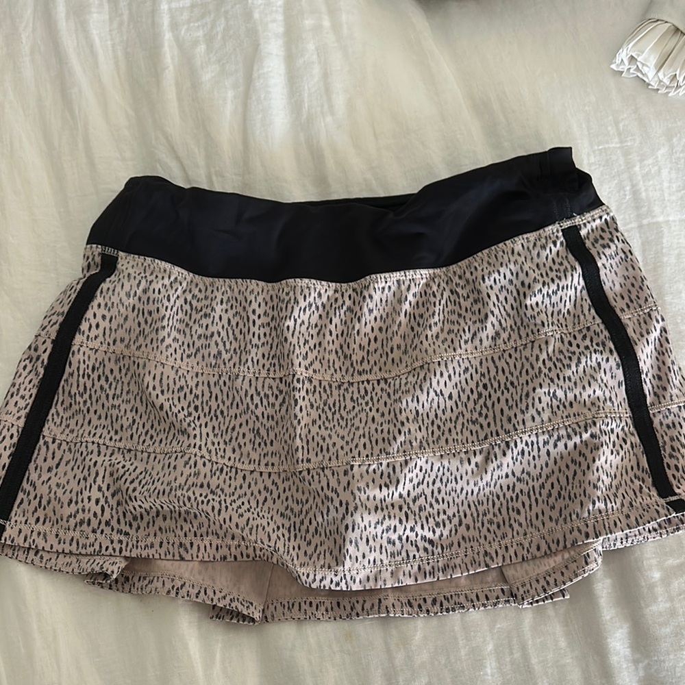 Lululemon Pace Rival tennis skirt - size 8 EUC